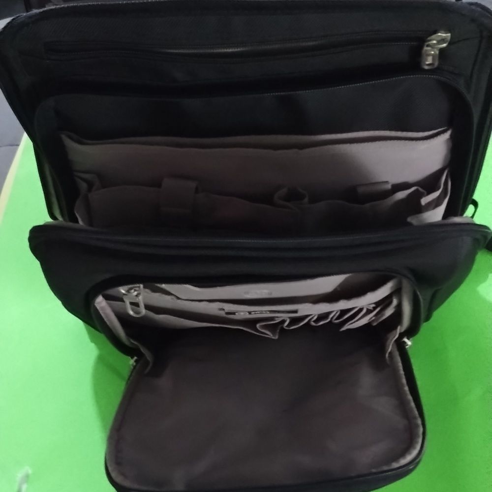 Swiss tech computer backpack. - Picture 4 of 5